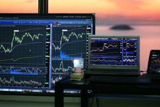 what-happens-right-before-a-bull-run:-the-hidden-signals-most-crypto-traders-miss